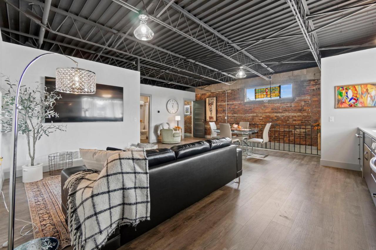 Apartment The 418. An 1866 Build With Modern Comforts *