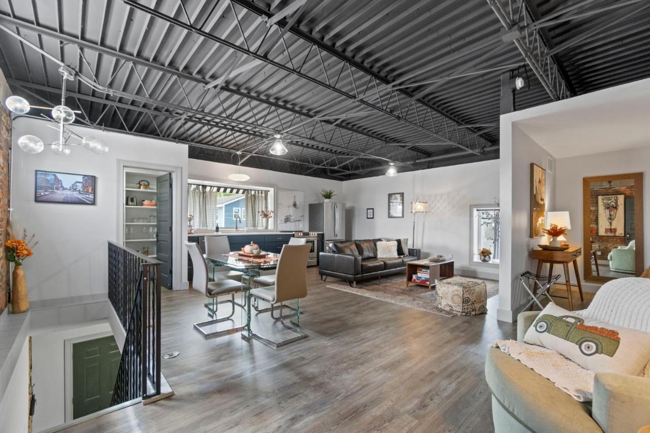 The 418. An 1866 Build With Modern Comforts Apartment Fort Wayne